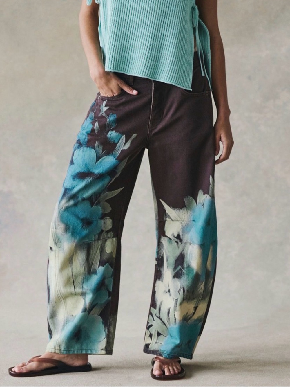 We The Free Good Luck Printed Barrel Jeans, SZ 25, NWOT